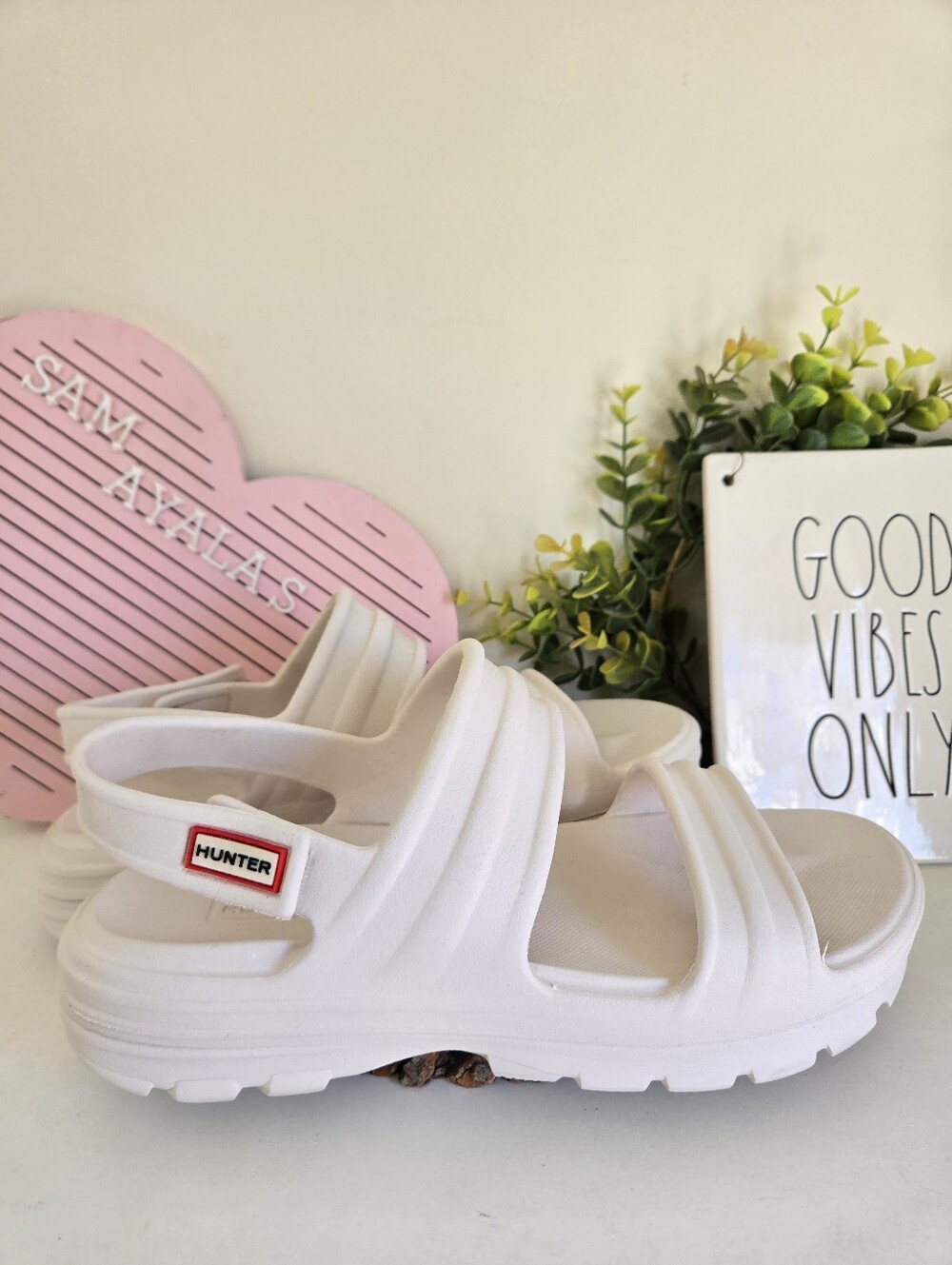 Hunter Women's Bloom Algae Foam Adjustable Strap Sandals - White Size 8